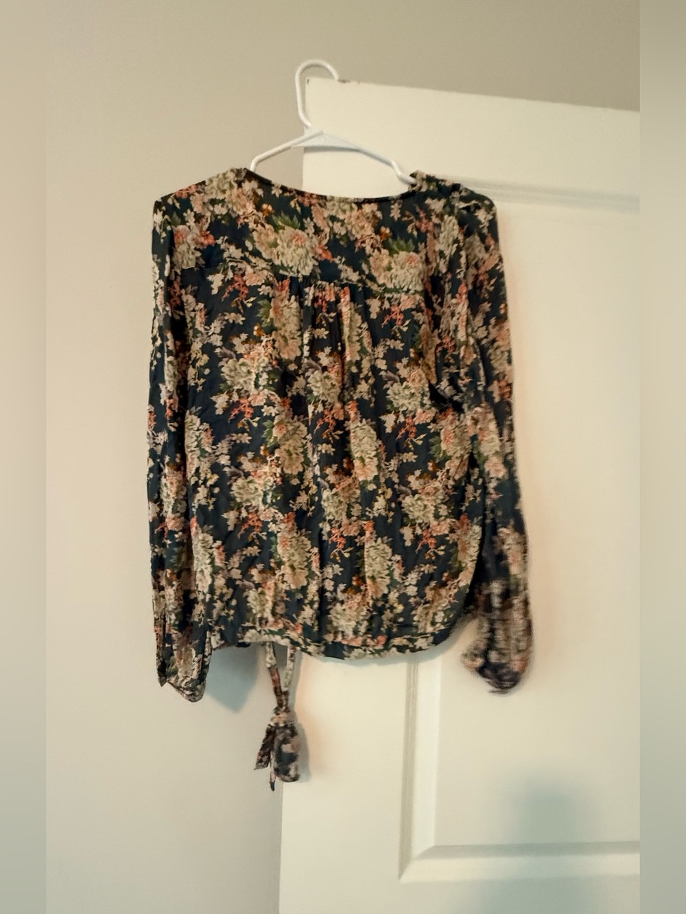 Lucky Brand Women's Navy Floral Wrap Faux-Wrap Tie-Waist Long Sleeve Blouse❤️ - Picture 7 of 7